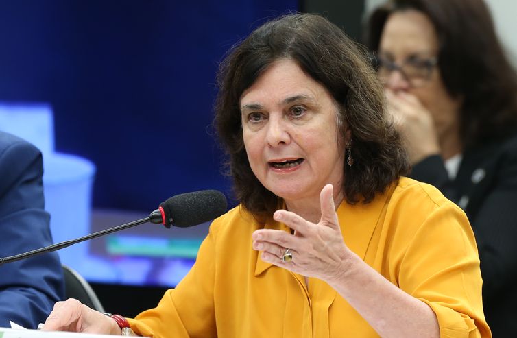 Ministra da Saúde, Nísia Trindade, durante audiência pública na comissão de Fiscalização Financeira e Controle da Câmara.Foto -Lula Marques/ Agência Brasil