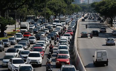 São Paulo (SP), 24/03/2023 - Trânsito intenso na Avenida Tiradentes, na região da Luz, no segundo dia de greve dos metroviários em São Paulo. Foto: Fernando Frazão/Agência Brasil