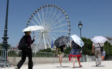 França atinge pico de calor com temperaturas superiores a 41°C