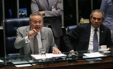 Brasília - Presidente do Senado, Renan Calheiros, mantém o trâmite normal do processo de impeachment da presidenta Dilma no Senado  (Fabio Rodrigues Pozzebom/Agência Brasil)