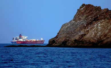 FILE PHOTO: FILE PHOTO: The Callisto tanker sits anchored as the traffic is down in the Strait of Hormuz, amid the U.S.-Israeli conflict with Iran, in Muscat, Oman, March 10, 2026. REUTERS/Benoit Tessier/File Photo/File Photo/File Photo
