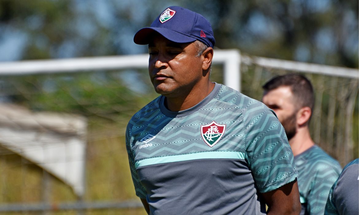 Roger Machado em treino do Fluminense.