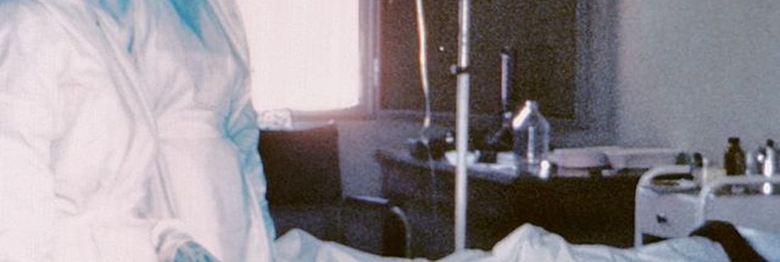 Paciente infectado com Ebola e duas enfermeiras em Kinshasa,1976