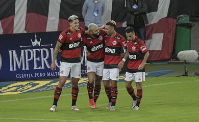 Flamengo vence por 4 a 1 Volta Redonda e vai à final do Carioca - em 08/05/2021