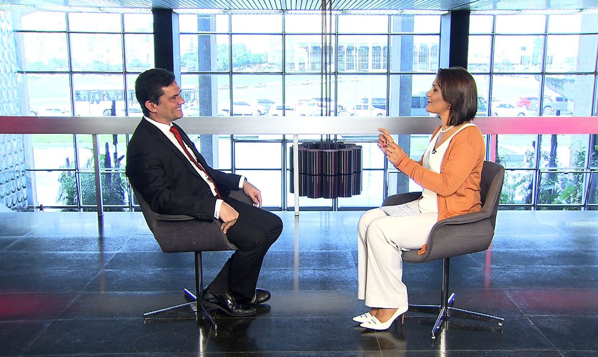 Ministro da Justiça, Sergio Moro, concede entrevista a Roseann Kennedy, na estreia do programa Impressões, na TV Brasil