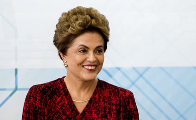 Brasília - A presidenta Dilma Rousseff sanciona o novo Marco Legal da Ciência, Tecnologia e Inovação. A proposta aproxima as universidades das empresas (Marcelo Camargo/Agência Brasil) 