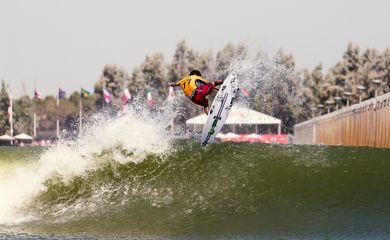 Filipe Toledo surf ranch