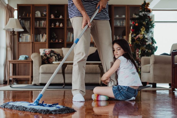 Limpar a casa e brincar com as crianças conta como atividade