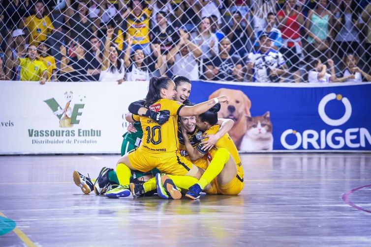 Diego Alves/EC Taboão/Direitos Reservados Taboão - campeão da Copa do Brasil de futsal feminino 2022