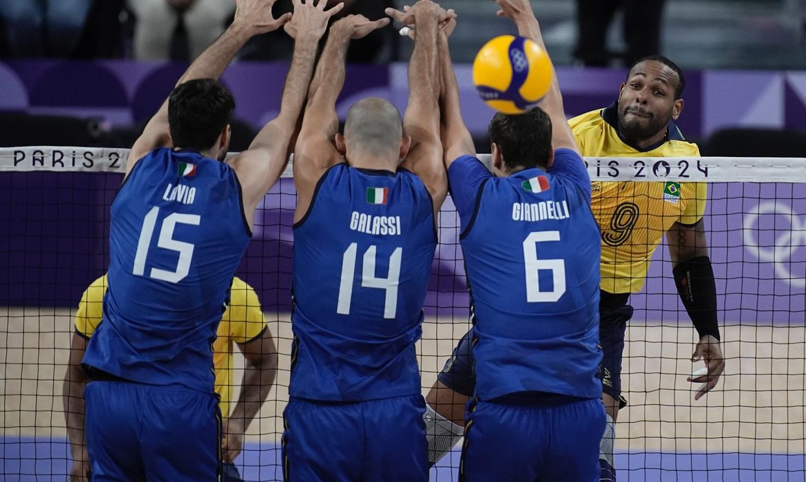 Seleção brasileira masculina de vôlei perde na estreia de Paris 2024 para a Itlália, por 3 sets a 1 - em 27/97/2024