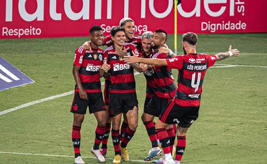Flamengo vence Coritba por 3 a 0 no Maracanã, na estreia do Brasileiro 2023 - em 16/04/2023