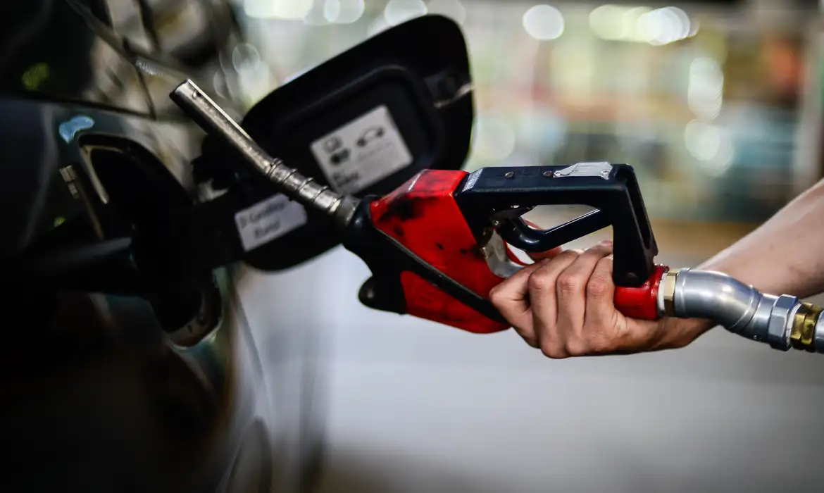 Prepare o bolso: Petrobras aumenta preço da gasolina e do diesel para as distribuidoras