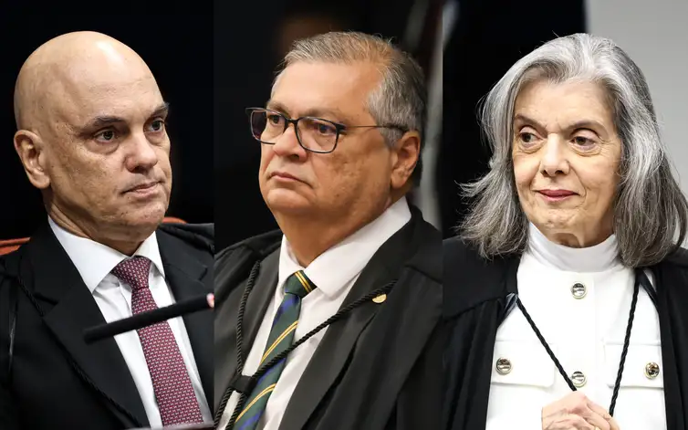 Brasília (DF), 11/09/2025 - Os ministros Alexandre de Moraes, Flávio Dino e Cármen Lúcia durante sessão na Primeira Turma do Supremo Tribunal Federal (STF), que realiza o quinto dia de julgamento dos réus do Núcleo 1 da trama golpista, formado pelo ex-presidente Jair Bolsonaro e mais sete aliados. Foto: Marcelo Camargo e Fabio Rodrigues-Pozzebom/Agência Brasil