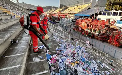 Rio de Janeiro (RJ) - COMLURB faz a limpeza do Sambódromo e entorno após os desfiles de Carnaval. Foto:  Comlurb/Divulgação