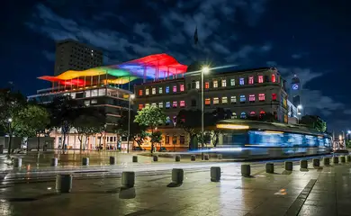 Rio de Janeiro (RJ) 06/06/2024 - MAR iluminado com as cores da bandeira do Orgulho LGBTQIA+
Foto: Wesley Sabino/2024/Divulgação
