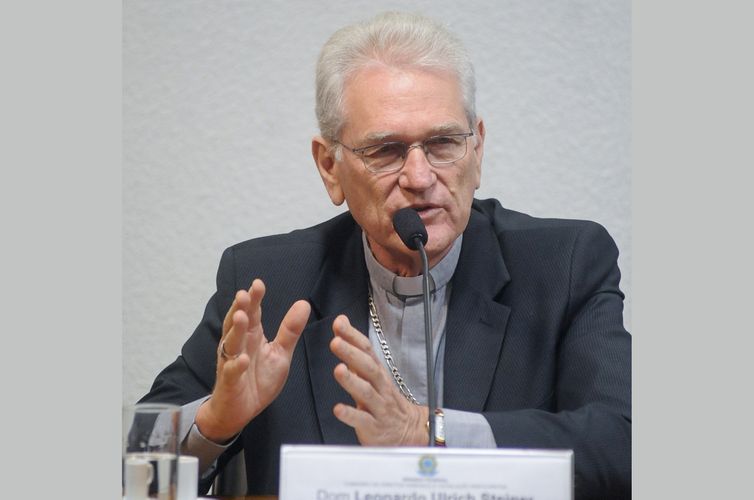 Brasília 21/04/2025 - Comissão de Direitos Humanos e Legislação Participativa (CDH) realiza  audiência pública interativa destinada a debater a situação dos ministros de confissão religiosa idosos do Brasil.

Em pronunciamento, secretário–geral da da Conferência Nacional dos Bispos do Brasil (CNBB), Dom Leonardo Ulrich Steiner.

Foto: Pedro França/Agência Senado