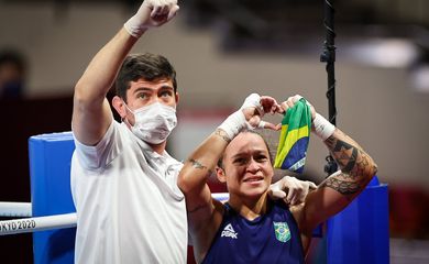 Bia Ferreira supera chilena Valentina Bustamante e avança Às quartas  de final do Mundial de Boxe Feminino - em 15/05/2022