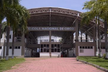 Fachada da Escola Nacional do Circo, na Praça da Bandeira, no Rio de Janeiro.