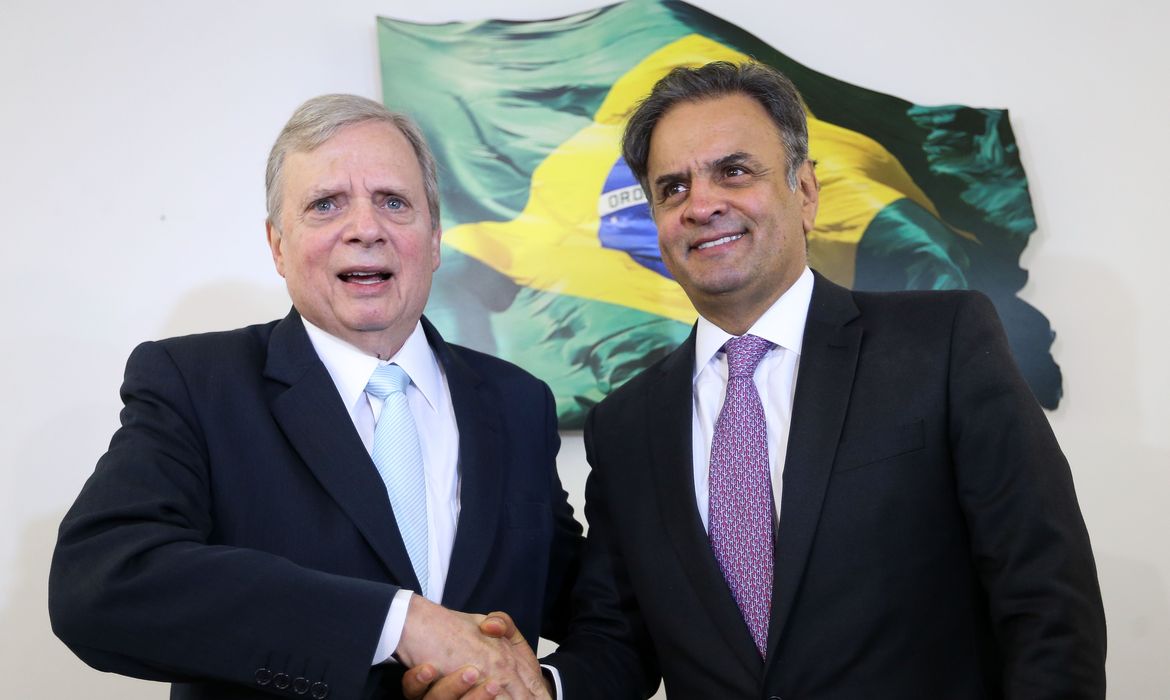 Brasília - O presidente licenciado do PSDB, senador Aécio Neves, confirma o senador Tasso Jereissati na presidência interina do PSDB (Marcelo Camargo/Agência Brasil)