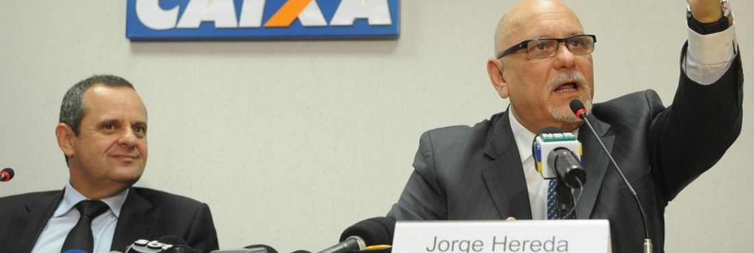 O vice presidente da Caixa Econômica Federal, José Urbano e o presidente, Jorge Hereda concedem entrevista para falar sobre saques antecipados do Bolsa Família.