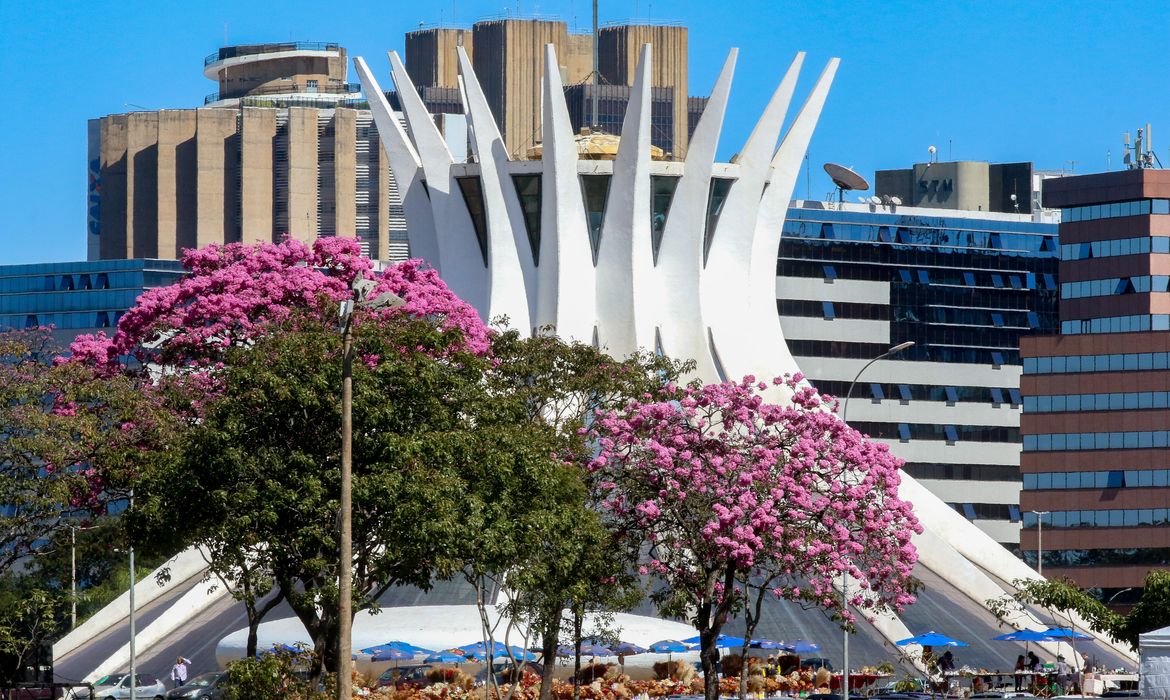 06/06/2023 - Brasília (DF) -  Cenas da Cidade de Brasília. Na foto a Catedral de Brasília.  Foto Antônio Cruz/Agência Brasil