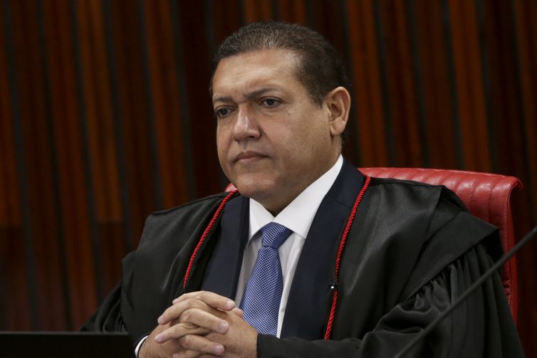 Brasília (DF), 30/06/2023 - O ministro Kássio Nunes Marques durante sessão que retoma o julgamento da ação (Aije nº 0600814-85) que pede a inelegibilidade de Jair Bolsonaro e de Walter Braga Netto, candidatos à Presidência da República nas Eleições 2022. Foto: Marcelo Camargo/Agência Brasil