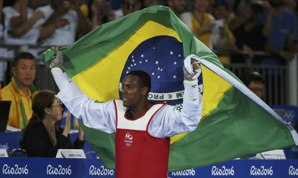 Rio de Janeiro – Maicon Siqueira derrota britânico Mahama Cho e conquista bronze na categoria acima de 80 kg no taekwondo (Reuters/Issei Kato/Direitos Reservados)