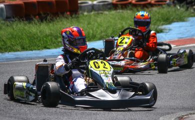 Pilota Antonella Bassani, de 14 (kart 2), uma das 20 selecionadas para disputar uma vaga na Academia da Ferrari