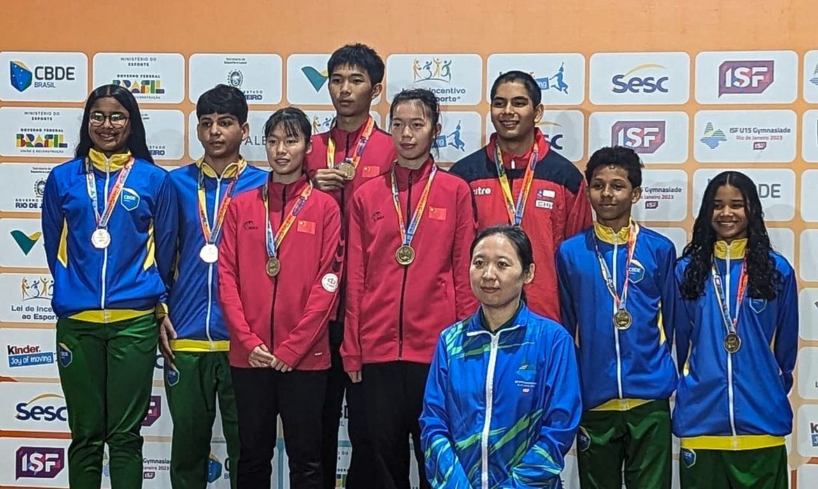 Brasileiros integraram equipe de Badminton, que disputou a Gymnasiade 2023 e recebeu medalhas. Foto: Associação Miratus