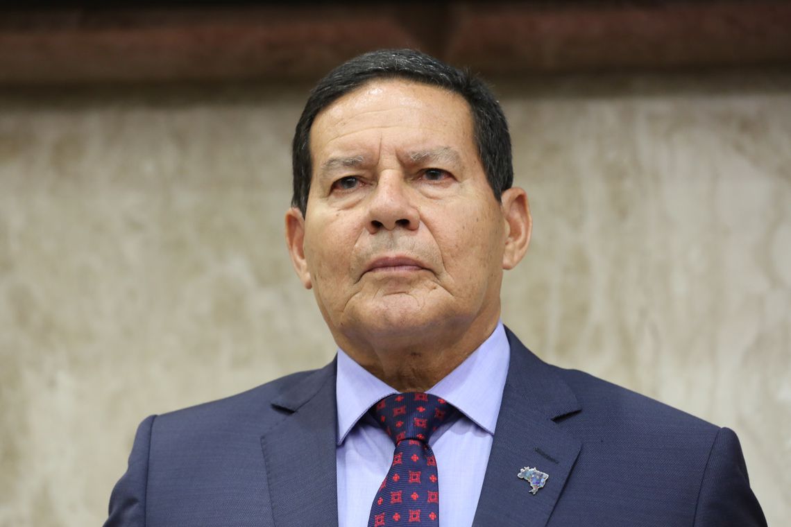 Presidente da República em exercício, Hamilton Mourão, durante Sessão Solene de posse dos novos dirigentes do Tribunal Regional Federal da 4ª Região.