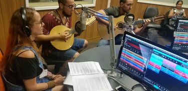 Músicos do Choro de Bamba no estúdio