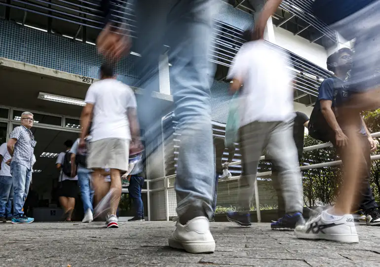 São Paulo (SP), 10/11/2024 - Estudantes  no segundo dia de provas do ENEM na UNIP Vergueiro em São Paulo. Foto: Paulo Pinto/Agência Brasil