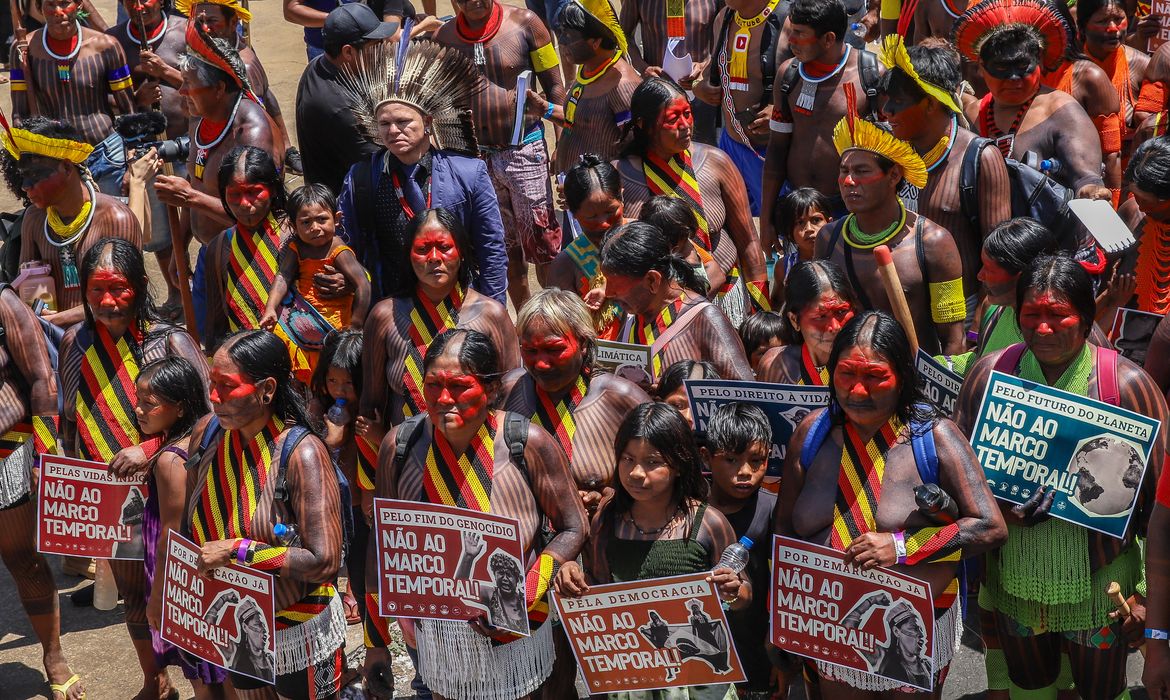 Brasília (DF), 20/09/2023, Lideranças indígenas fazem passeata contra marco temporal na Esplanada dos Ministérios. Foto: Antônio Cruz/Agência Brasil