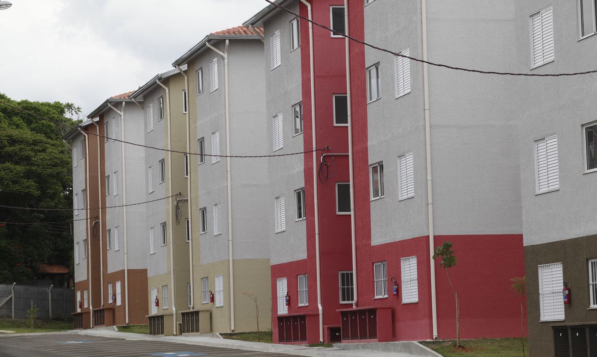 Limeira (SP) - Governo Federal entrega 896 apartamentos em
Americana (Beth Santos/Secretaria Geral da PR)