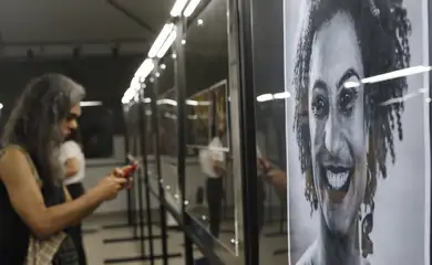 Rio de Janeiro (RJ), 27/07/2023 - Exposição de fotos marca o lançamento da fotobiografia que conta a trajetória de Marielle Franco, no Centro de Artes da Maré. Foto: Fernando Frazão/Agência Brasil