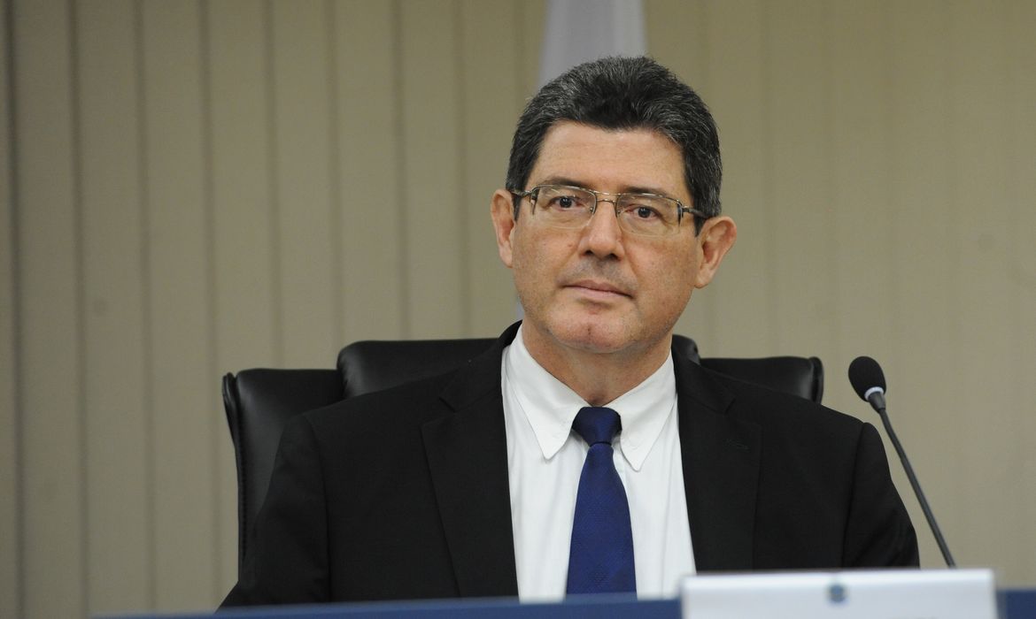 O ministro da Fazenda, Joaquim Levy, participa da cerimônia inaugural de retorno das sessões de julgamento do Conselho Administrativo de Recursos Fiscais (Carf) (Elza Fiúza/Agência Brasil)
