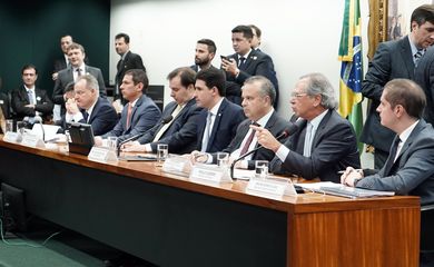 O ministro da Economia, Paulo Guedes, participa de audiência pública na Comissão Especial da Câmara que analisa a proposta de emenda à Constituição da reforma da Previdência (PEC 06/19).