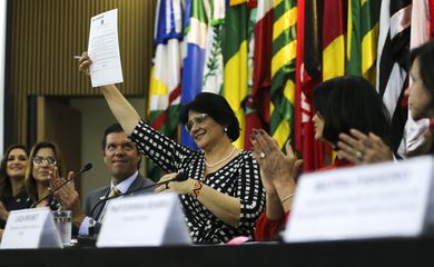 A ministra Damares Alves lança o projeto Salve Uma Mulher.