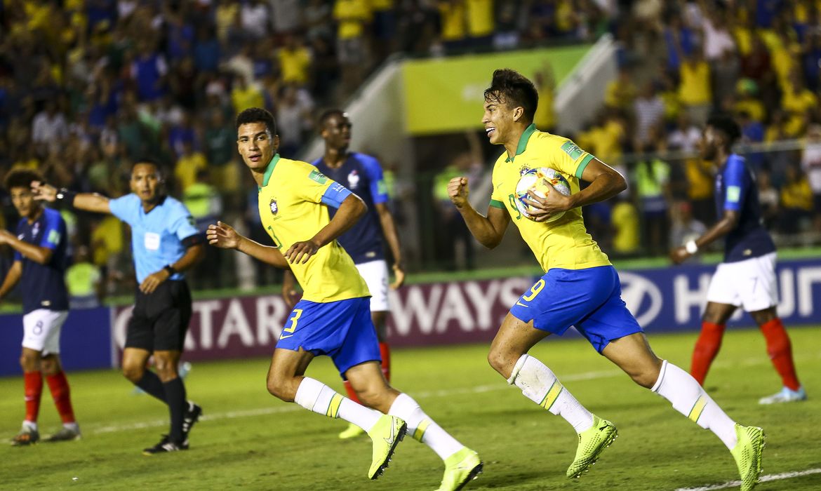 Brasil ganha da França de virada e vai à final do Mundial Sub-17