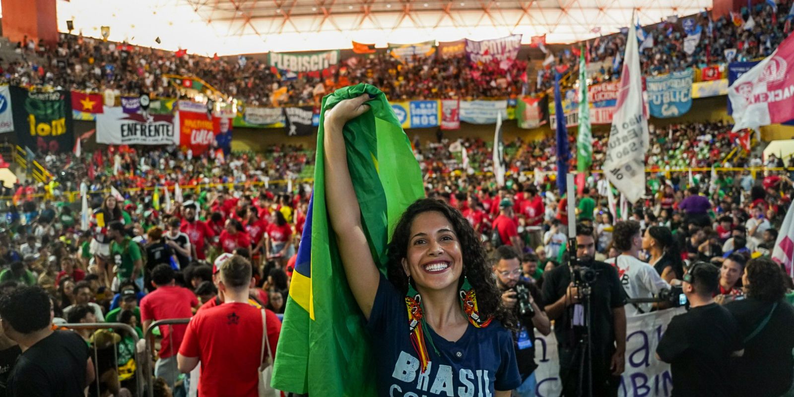 UNE vai puxar mobilização pela soberania e contra o extremismo UNE vai puxar mobilização pela soberania e contra o extremismo