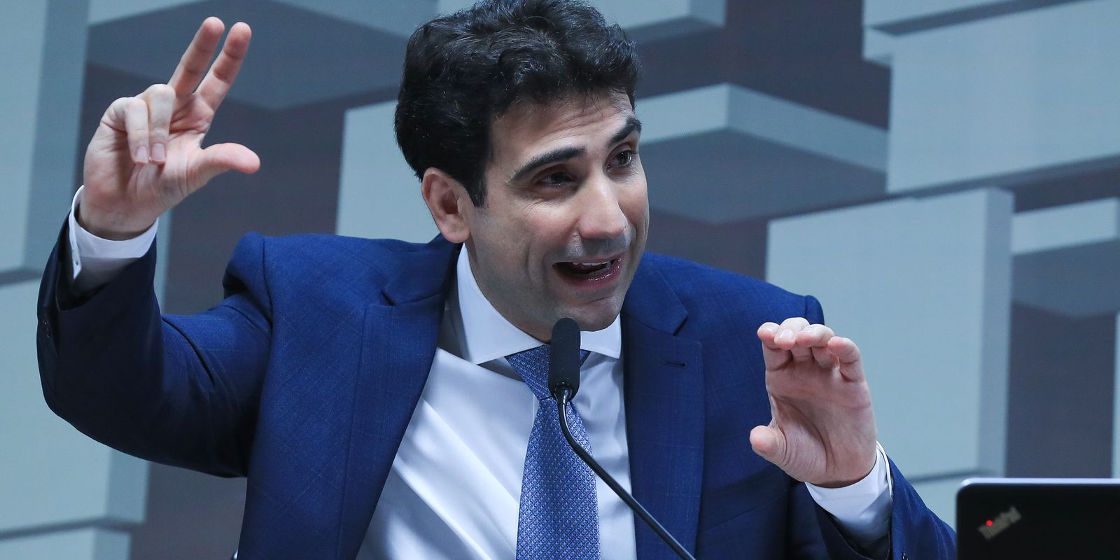 Senado aprova Gabriel Galípolo para presidência do Banco Central
