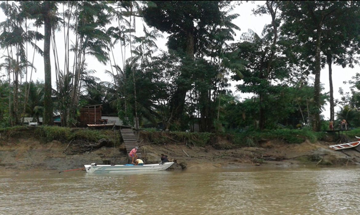 Erosão fluvial no Amapá