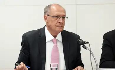 Brasília (DF) 16/07/2025 - O vice-presidente da República e ministro do Desenvolvimento, Indústria, Comércio e Serviços, Geraldo Alckmin, participa de reunião com representantes do setor produtivo da indústria para discutir medidas à tarifa de 50% dos EUA. Foto: Valter Campanato/Agência Brasil