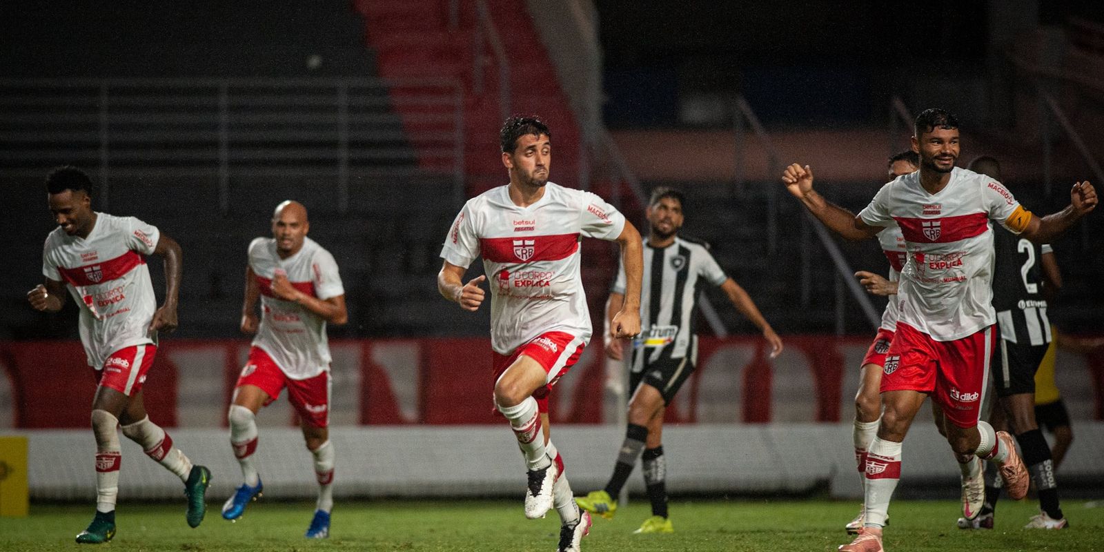 Série B: CRB Vira Para Cima Do Botafogo E Entra No G4