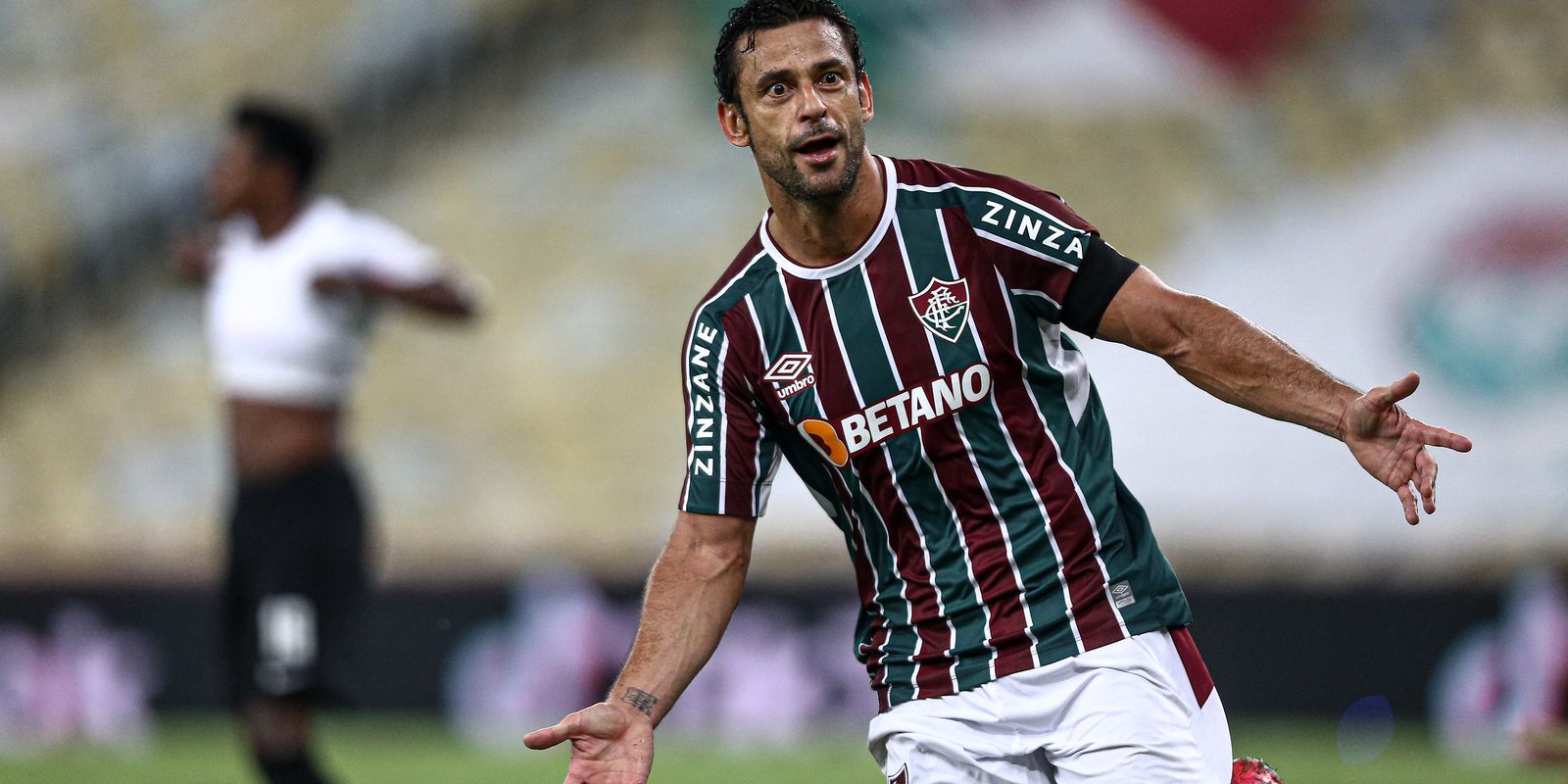 Jogando No Maracanã, Fluminense Derrota O Bragantino Por 2 A 0