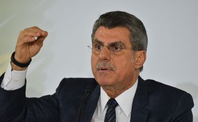 Brasília - O ministro do Planejamento, Romero Jucá, durante entrevista coletiva explica teor da conversa gravada entre ele e o ex-presidente da Transpetro Sérgio Machado em que teria feito pacto para barrar investigações da Lava Jato 