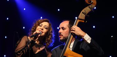Cantora Vânia Bastos e o arranjador Marcos Paiva apresenta Concerto para Pixinguinha