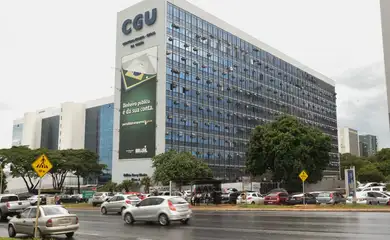 De acordo com a lei, é da competência da Controladoria-Geral da União (CGU) a apuração, o processo e o julgamento dos atos ilícitos