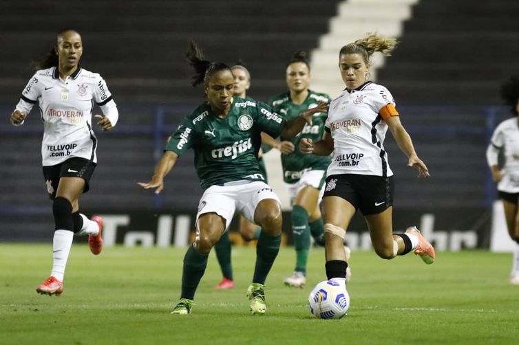 Palmeiras figura em lista da IFFHS de melhores times do futebol feminino;  atletas do Corinthians ironizam