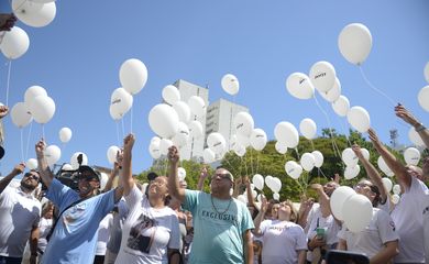 Familiares e amigos prestam homenagem às vítimas da tragédia da Boate Kiss em Santa Maria, no Rio Grande do Sul